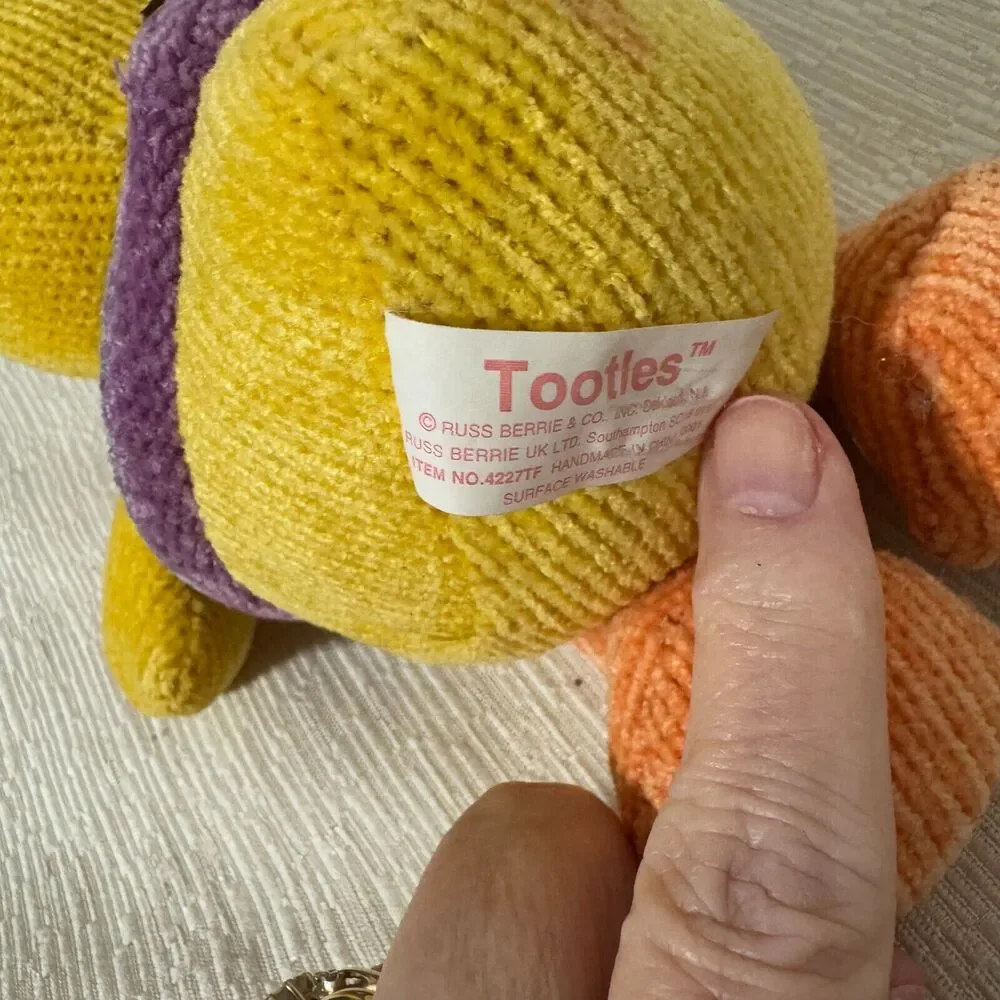 Russ Berrie Tootles knit plush duck yellow Easter stuffed animal cute Vintage 8